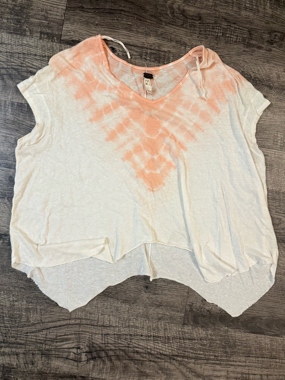 Free People We the Free Peach Tie-Dye Lightweight Asymmetrical Raw Hem Tee VGUC